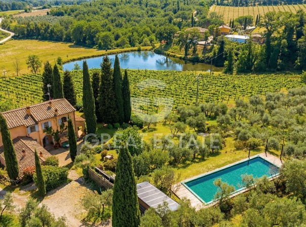 Bucine, Tuscany 52021