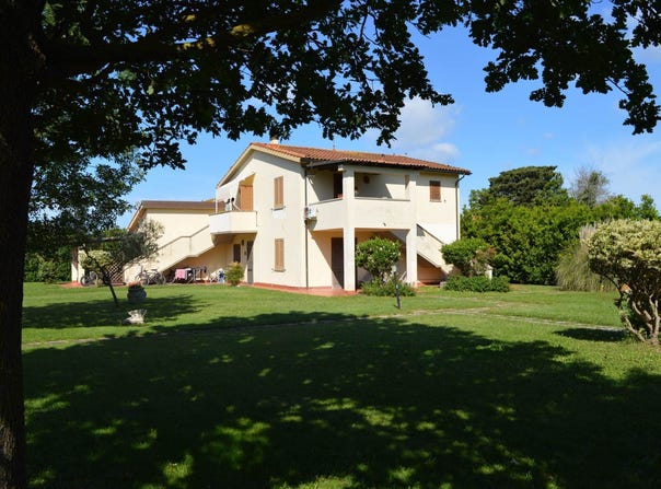 Cecina, Tuscany 57023