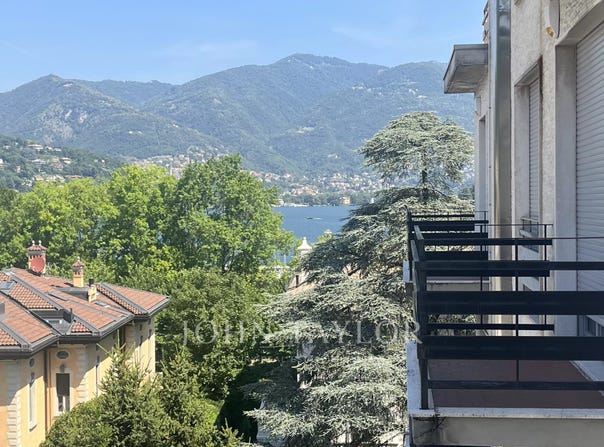 Como, Lombardy 22100