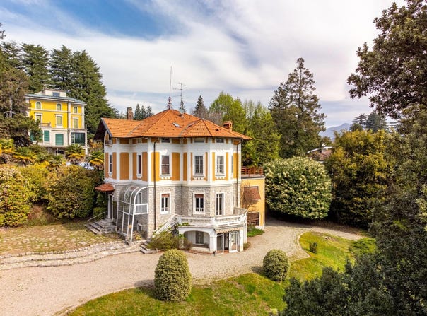 Varese, Lombardy 21100