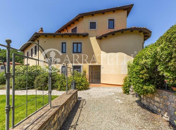 Cetona, Tuscany 53040