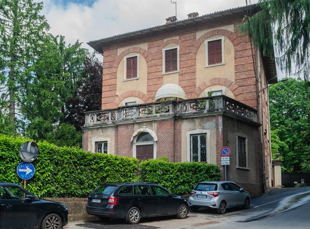 Varese, Lombardy 21100