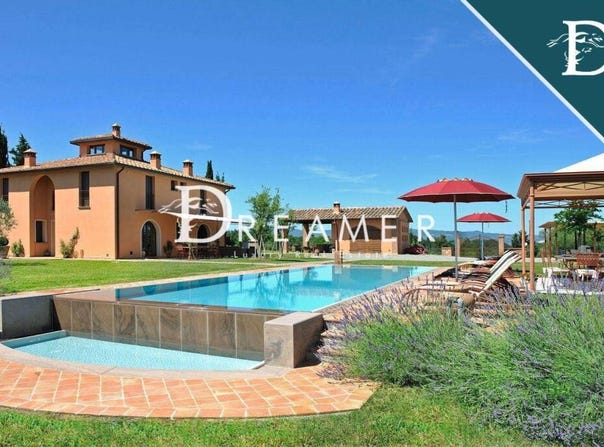 Peccioli, Tuscany 56037