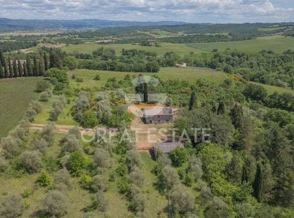 Cetona, Tuscany 53040