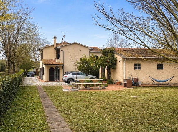 Cecina, Tuscany 57023