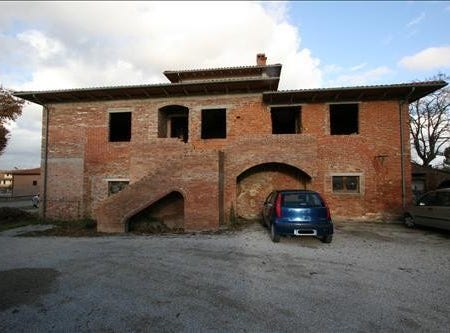 Sinalunga, Tuscany 53048