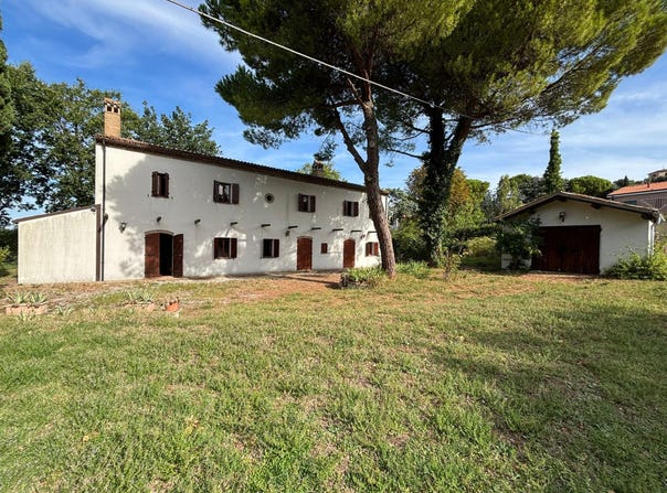 Pesaro, Marche 61121