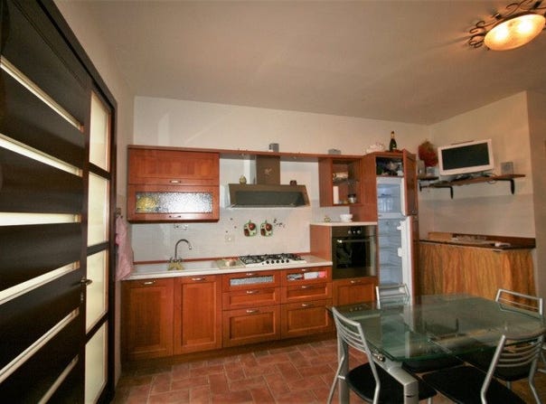 Bettolle, Tuscany 53048