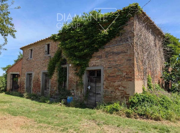 Cortona, Tuscany 52044