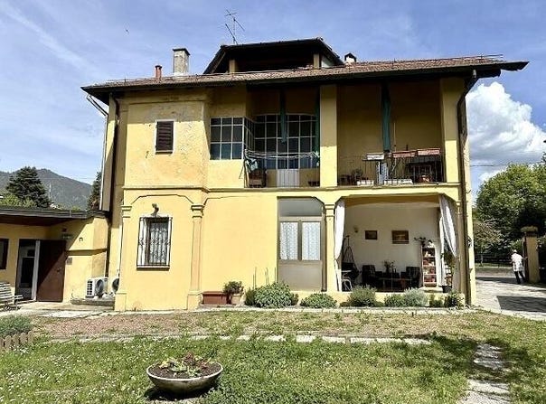 Leggiuno, Lombardy 21038