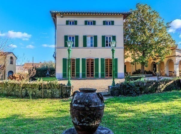 Bucine, Tuscany 52021