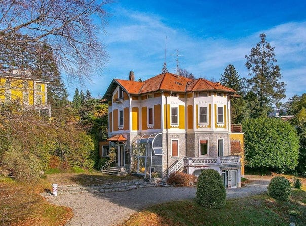 Varese, Lombardy 21100