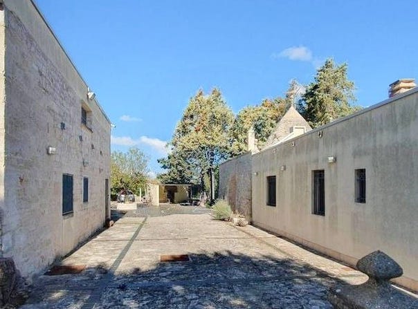 Alberobello, Apulia 70011