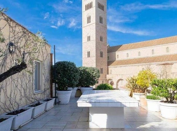 Trani, Apulia 76125