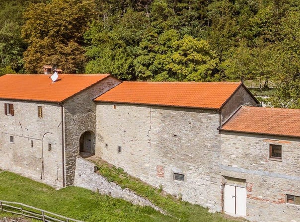 Serrapetrona, Marche 62020