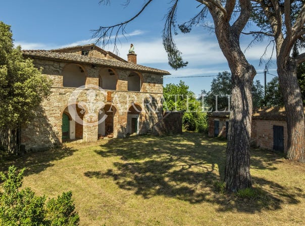 Cetona, Tuscany 53040