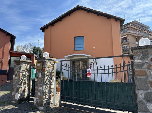 Rome, Lazio 00143
