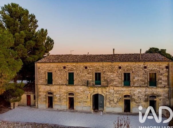 Chiaramonte Gulfi, Sicily 97012