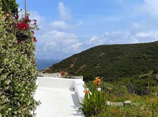 Ponza, Lazio 04020