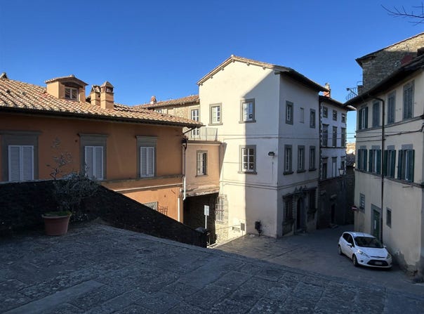Cortona, Tuscany 52044