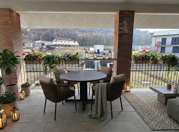 Uggiate con Ronago, Lombardy 22029
