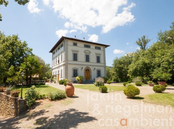 Montevarchi, Tuscany 52025