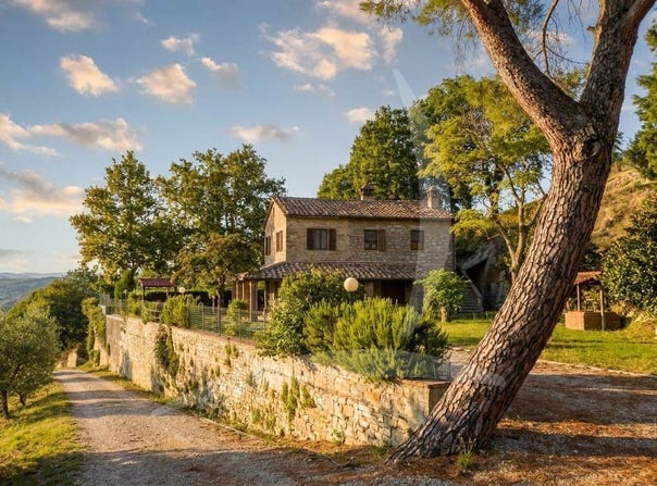 Cetona, Tuscany 53040