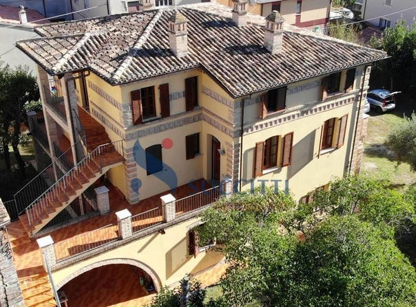 Teramo, Abruzzo 64100