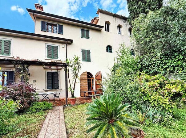Pescia, Tuscany 51012