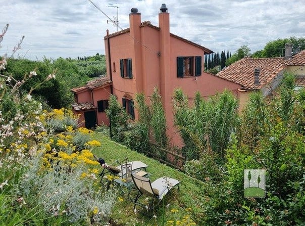 Peccioli, Tuscany 56037