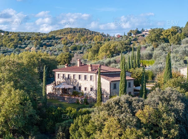 Bucine, Tuscany 52020