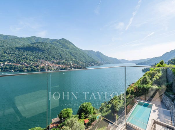 Como, Lombardy 22100