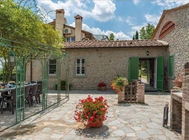Cortona, Tuscany 52044