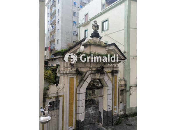 Naples, Campania 80129
