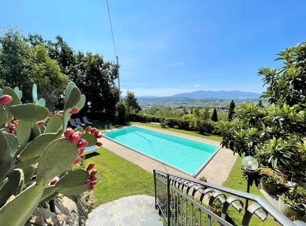 Pescia, Tuscany 51017