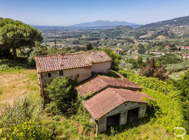 Massa e Cozzile, Tuscany 51010