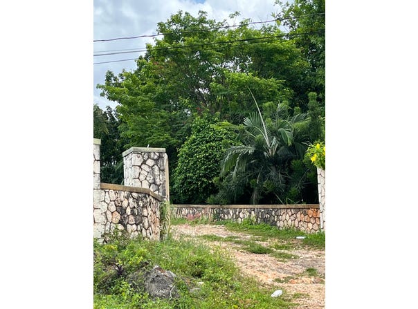 9 GREEN GLEBE ROAD EAST KI, Kingston 19, St. Andrew