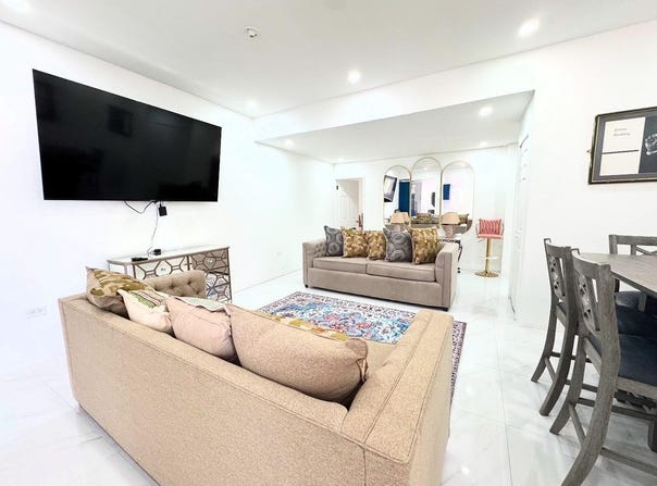 25 HAINING ROAD unit: 11, Kingston 5, St. Andrew
