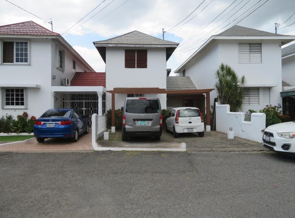 28 DONHEAD CLOSE, KGN 6, Kingston 6, St. Andrew