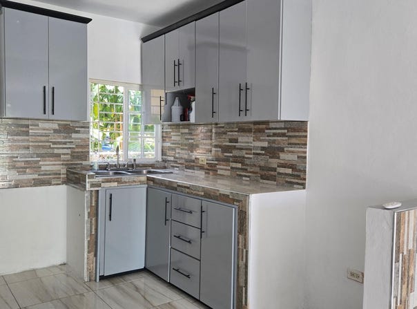 KENHILL DRIVE, Kingston 20, St. Andrew