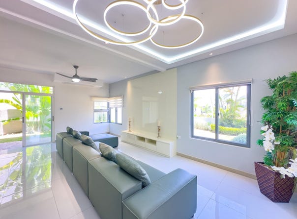 305 THE ONYX TOWNHOUSE 305, Richmond, St. Ann