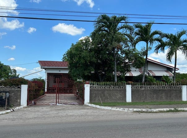 28 GLENMUIR ROAD, May Pen, Clarendon