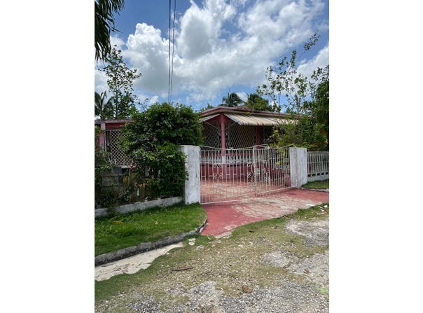 14 LONGWOOD CONTEMPORARY CLO, Santa Cruz, St. Elizabeth