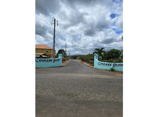 31 KENNEDY GROVE HOUSING SCH, Palmers Cross, Clarendon