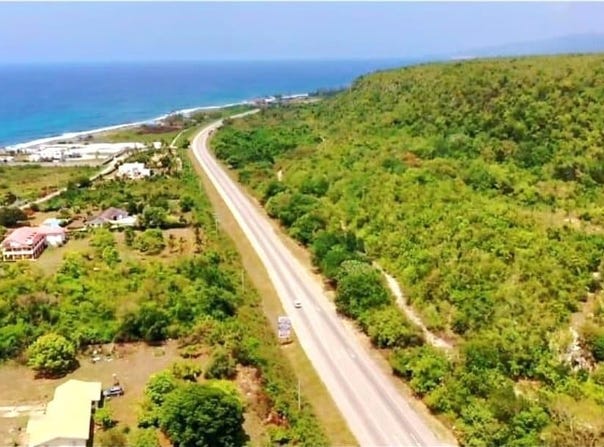 6 BENGAL AND RED VALLEY, Discovery Bay, St. Ann