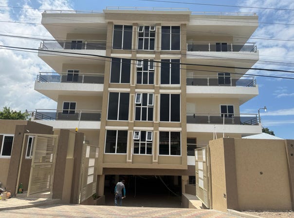 10 MERRIVALE CLOSE, KINGSTON unit: 14, Kingston 8, St. Andrew