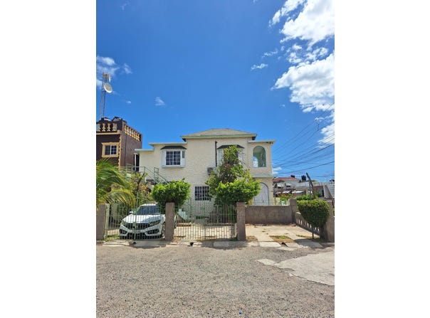 EAST QUEENS PARK unit: 322, East Queens Park, St. Catherine