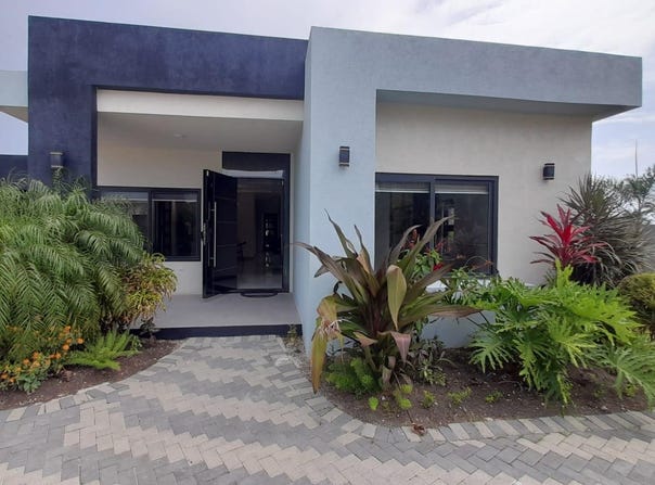 493 RUBY PARADISIAC, Laughlands, St. Ann
