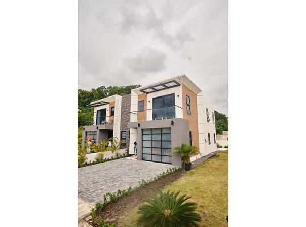 MILFORD RIDGE, Ocho Rios, St. Ann