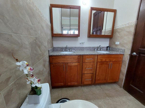 1 31 HOPEFIELD AVENUE, Kingston 6, St. Andrew